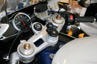 RAM-B-176-UN4U Uniwersalny uchwyt Finger Grip™ do telefonów komórkowych oraz przenośnych urządzeń elektronicznych montowany w trzon widelca w motocyklu