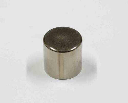 TOURMAX TŁOCZEK ZACISKU HAMULCOWEGO PRZÓD KAWASAKI VN 800 '96-'06, VN 1500 '96-'00, VN 1600, VN 1500N, KLE 650, EX 650 '08, (OEM:43048-1073) (MADE IN JAPAN)