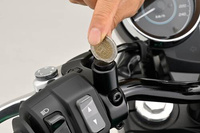 Śruba zaślepka do otworu lusterka  M10-P1.25/prawe czarna