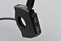 Daytona Źródła zasilania z 2 portami USB na smukłej obejmie do montażu na kierownicy motocykla 89372