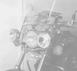 Honda VT 750 D2 Black Widow mit Scheibe (2001-2003) twin light kit