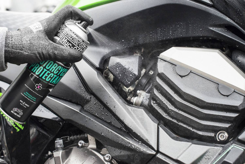 Muc-Off 608 - Motorcycle Protectant preparat zabezpieczający każdą powierzchnię pomiędzy myciami - 400ml