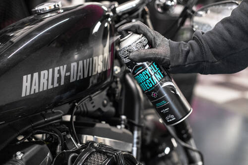 Muc-Off 608 - Motorcycle Protectant preparat zabezpieczający każdą powierzchnię pomiędzy myciami - 400ml