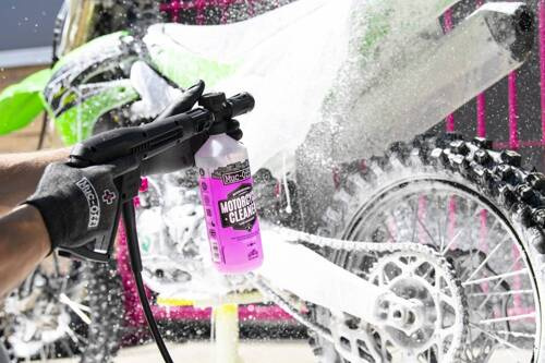 Muc-Off 664-CTJ - Biodegradowalny płyn do mycia motocykla z nanotechnologią z atomizerem - 1l - Nano Tech Motorcycle Cleaner