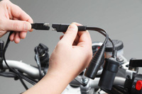 ADAPTER DO WTYCZKI SAE Z GNIAZDEM ZAPALNICZKI 12V SW-MOTECH KABEL 20CM