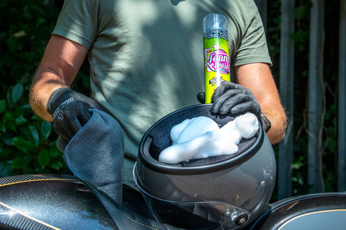 Muc-Off 199 - Pianka odświeżająca do kasku, butów i rękawic motocyklowych - 400ml - Foam Fresh