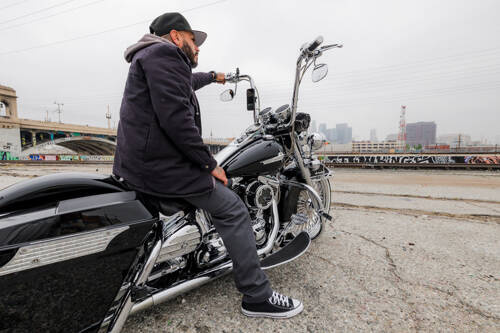 Quad Lock® Motorcycle Handlebar Mount Pro Chrome