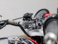 Quad Lock® Motorcycle Handlebar Mount Pro Chrome