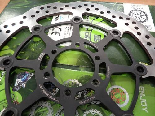 NG TARCZA HAMULCOWA PRZÓD BMW S 1000R/RR/XR 13-18, MOTO GUZZI CALIFORNIA 1400 13-18 (320X64X5,0MM) (6X8,5MM) WAVE PŁYWAJĄCA (MONTOWANA W CELU PREZENTACJI - ŚLADY PO ŚRUBACH)