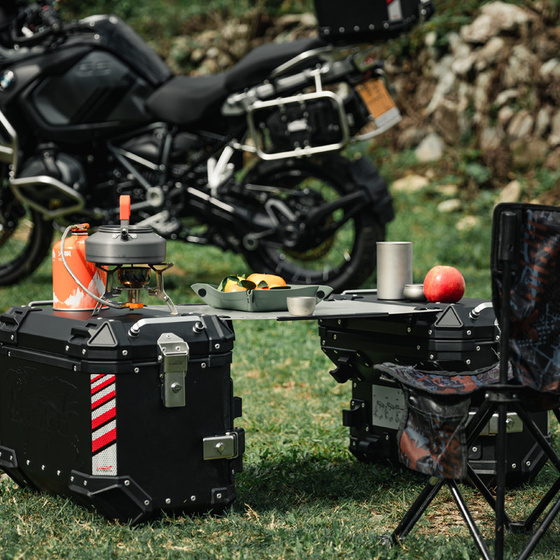 LOBOO Składany blat stołu do kufrów bocznych (10.3.25000.101.01)