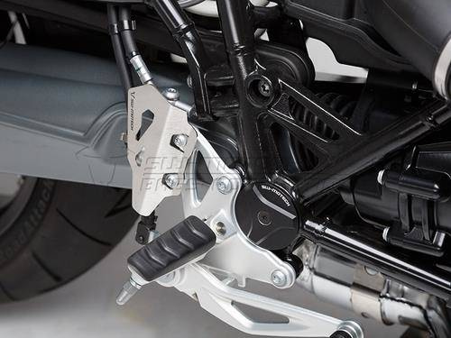 OSŁONA POMPY HAMULCOWEJ SW-MOTECH BMW R NINET (14-), SCRAM/PURE/GS (16-), SILVER