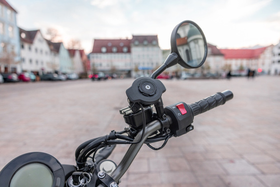 Wodoodporna ładowarka indukcyjna Quad Lock®