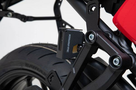 OSŁONA ZBIORNIKA PŁYNU HAMULCOWEGO SW-MOTECH YAMAHA TRACER 9 (20-) BLACK