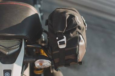 STELAŻ BOCZNY SLC PRAWY SW-MOTECH YAMAHA XJR 1300 (15-), BLACK