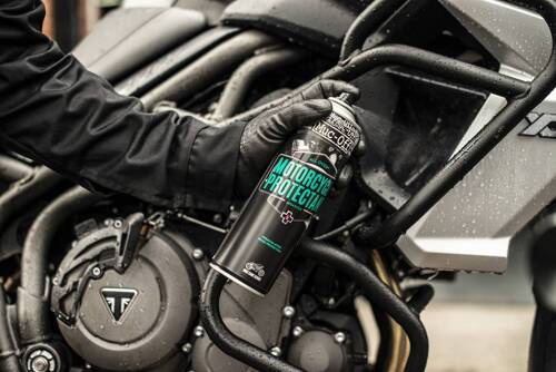 Muc-Off 608 - Motorcycle Protectant preparat zabezpieczający każdą powierzchnię pomiędzy myciami - 400ml