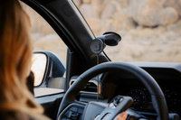 Podstawa z przyssawką do szyby/deski rozdzielczej Quad Lock®