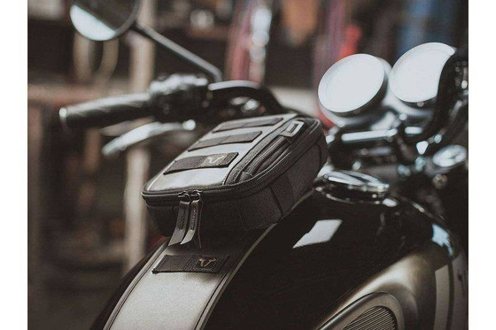 ZESTAW TORBA AKCESORYJNA LA1 I PAS NA ZBIORNIK SLA SW-MOTECH TRIUMPH MODELS (04-), BROWN