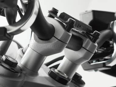 ZESTAW PODWYŻSZAJĄCY KIEROWNICĘ TRIUMPH STREET TRIPLE 675 (12-), PODWYŻSZENIE 20MM, SW-MOTECH