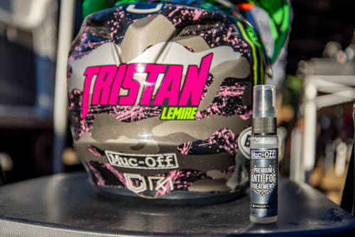 Muc-Off 214-1 - Preparat zapobiegający parowaniu wizjera antifog / niewidzialna wycieraczka - 32ml - Anti-Fog Treatment