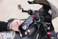 Wodoodporna ładowarka indukcyjna Quad Lock®