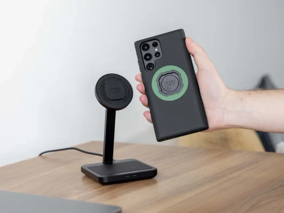 Biurkowa ładowarka indukcyjna Quad Lock® MAG Dual