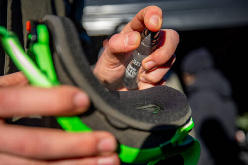 Muc-Off 214-1 - Preparat zapobiegający parowaniu wizjera antifog / niewidzialna wycieraczka - 32ml - Anti-Fog Treatment