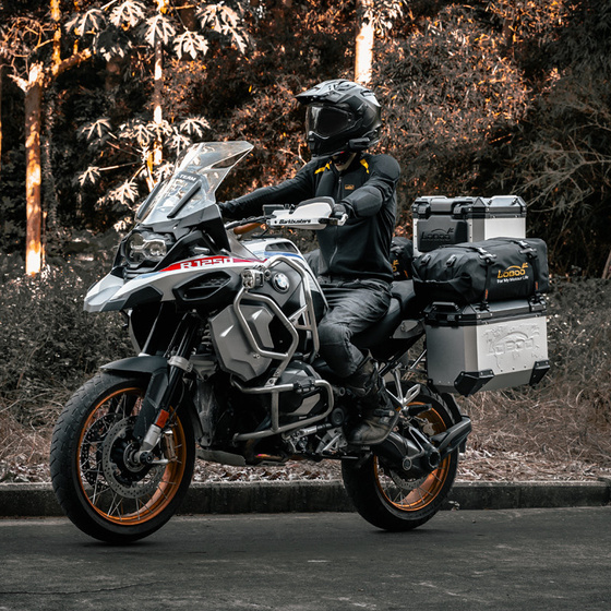 LOBOO Składana / rozszerzalna torba wodoodporna 30L czarna (10.4.01020.001.11)